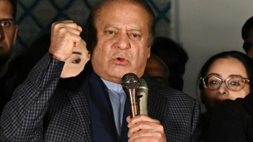 पाकिस्तानमा नवाज शरीफ प्रधानमन्त्रीको दौडबाट हटे, उनैले अघि सारे उम्मेदवार